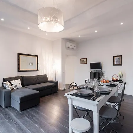 Old Bridge: Historical And Chic Holiday home *